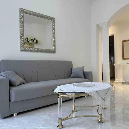 Casa Eleonora: A 5 Min Dal Mare + Free Parking Apartman Ventimiglia Kültér fotó