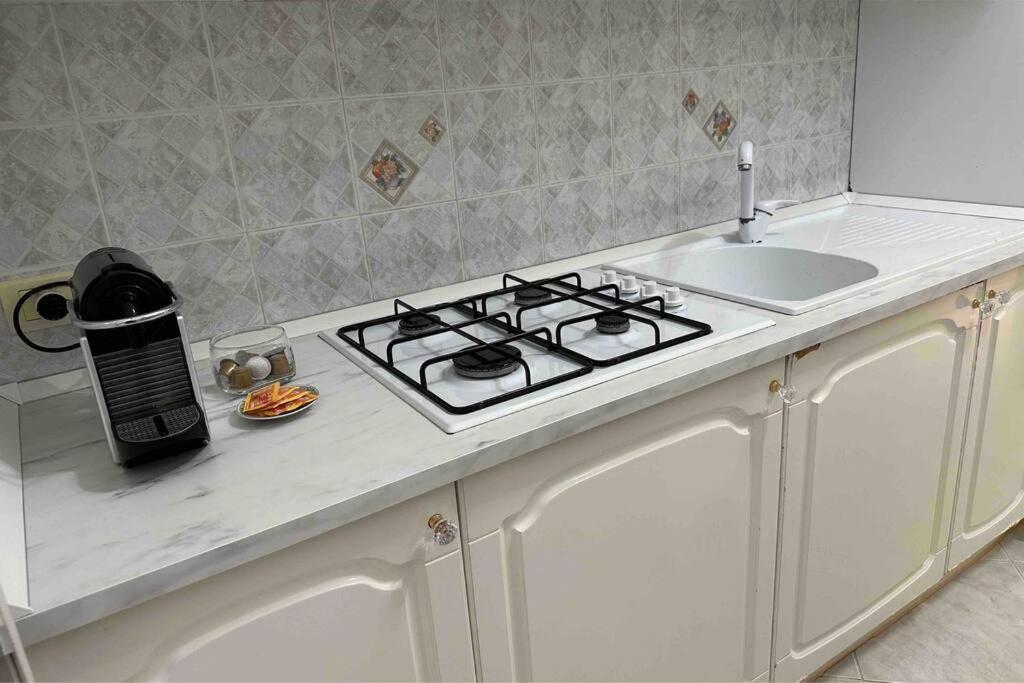 Casa Eleonora: A 5 Min Dal Mare + Free Parking Apartman Ventimiglia Kültér fotó