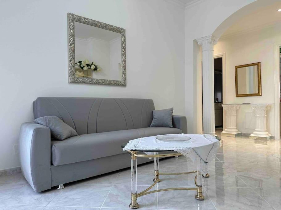 Casa Eleonora: A 5 Min Dal Mare + Free Parking Apartman Ventimiglia Kültér fotó